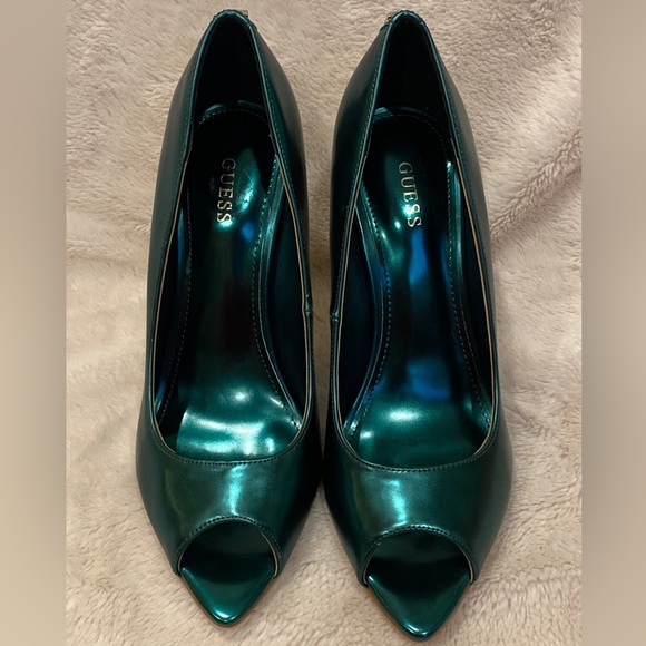Guess Metallic Green Peep Open Toe Heels Pumps Jaane Holiday X-mas Size 7.5 - Picture 13 of 14